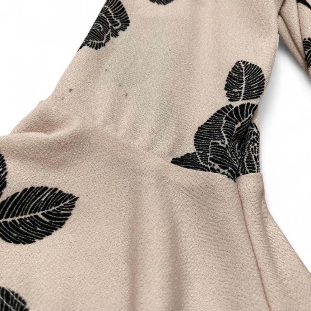3/$20 Candie’s Floral Ruffle Gathered Top Blouse Bell Sleeve Y2K Women’s Small - Picture 4 of 8